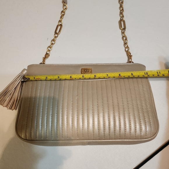 Vintage Anne Klein Beige Crossbody Bag with Gold Details, Wristlet and Key Chain - Picture 12 of 15
